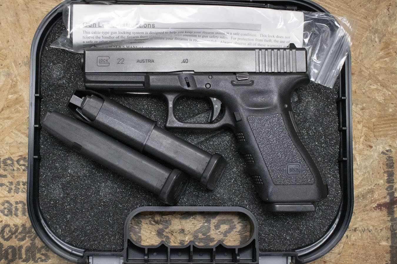 GLOCK 22 Gen3 40 S&W Police Trade-In Pistol with Three Magazines and Case